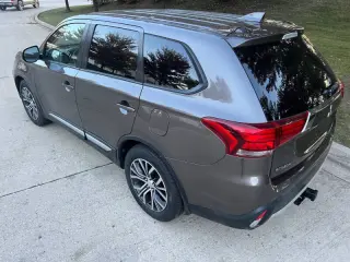 2018 Mitsubishi Outlander ES