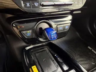 Toyota Prius 2020 AWD XLE AWD-e 4dr Hatchback