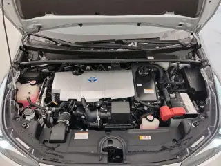 Toyota Prius 2020 AWD XLE AWD-e 4dr Hatchback