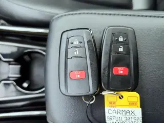 Toyota Prius 2020 AWD XLE AWD-e 4dr Hatchback