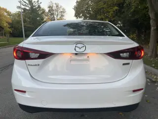 2018 Mazda MAZDA3 Touring