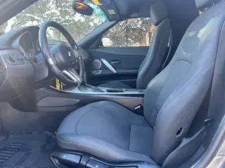 2003 BMW Z4 2.5i