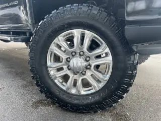 2020 GMC Sierra 2500HD Denali