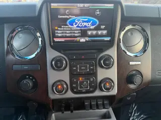 2014 Ford F-350 Super Duty Lariat