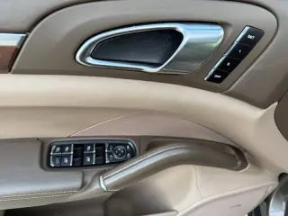 2011 Porsche Cayenne S