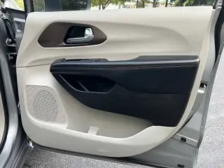 2017 Chrysler Pacifica Touring Plus