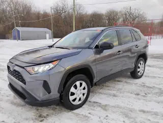 2020 Toyota RAV4 LE