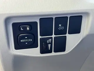 2015 Toyota Prius Three