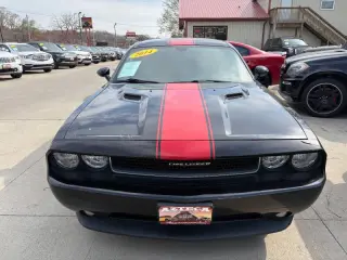 2014 Dodge Challenger SXT Plus