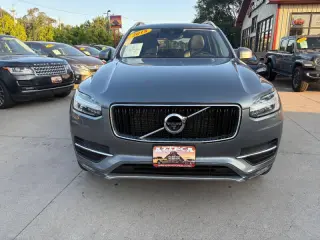 2018 Volvo XC90 T5 Momentum 5-Passenger