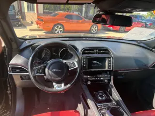 2017 Jaguar F-PACE 35t R-Sport