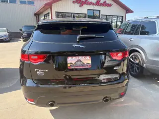 2017 Jaguar F-PACE 35t R-Sport