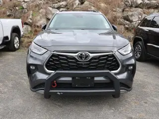 Toyota Highlander 2023 AWD LE 4dr SUV