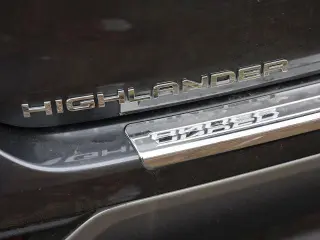 Toyota Highlander 2023 AWD LE 4dr SUV