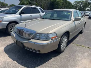 2004 Lincoln Town Car Signature