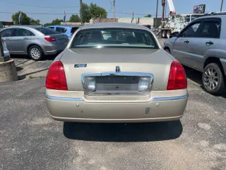 2004 Lincoln Town Car Signature