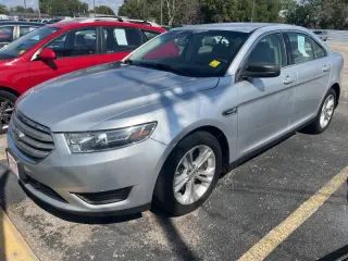 2017 Ford Taurus SE