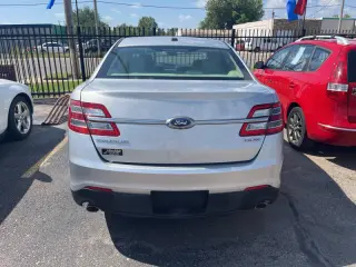 2017 Ford Taurus SE