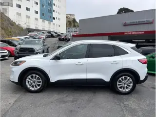 Ford Escape 2022 SE 4dr SUV
