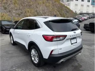 Ford Escape 2022 SE 4dr SUV