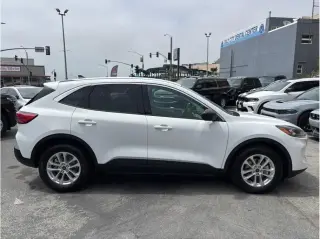 Ford Escape 2022 SE 4dr SUV