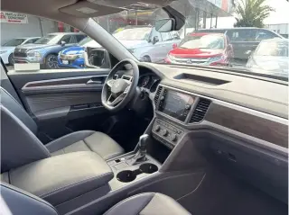 Volkswagen Atlas 2021 V6 SE 4dr SUV w/Technology (midyear release)