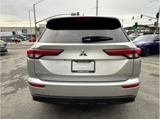 Mitsubishi Outlander 2024 SE 4dr SUV