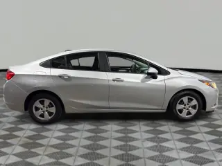 2017 Chevrolet Cruze LS Auto