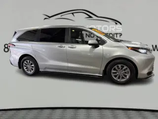 2021 Toyota Sienna LE 8-Passenger