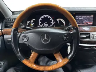 2009 Mercedes-Benz S-Class S 550 4MATIC