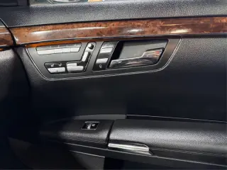 2009 Mercedes-Benz S-Class S 550 4MATIC