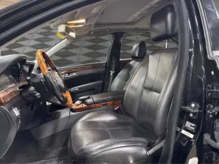 2009 Mercedes-Benz S-Class S 550 4MATIC