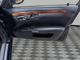 2009 Mercedes-Benz S-Class S 550 4MATIC