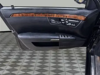 2009 Mercedes-Benz S-Class S 550 4MATIC