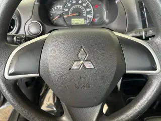 Mitsubishi Mirage G4 2017 ES 4dr Sedan 5M