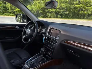 2011 Audi Q5 3.2 quattro Premium Plus