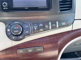 2014 Toyota Sienna