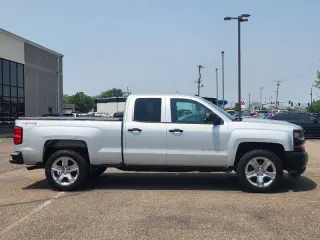 2017 Chevrolet Silverado 1500 Custom