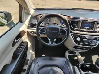 2020 Chrysler Voyager LXi