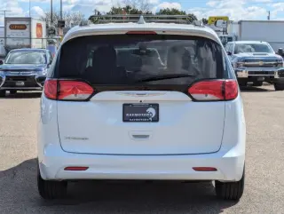 2020 Chrysler Voyager LXi