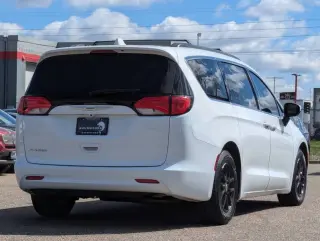 2020 Chrysler Voyager LXi