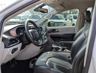 2020 Chrysler Voyager LXi