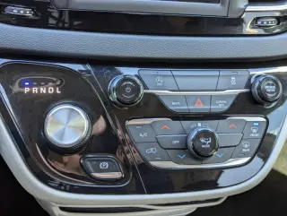 2020 Chrysler Voyager LXi