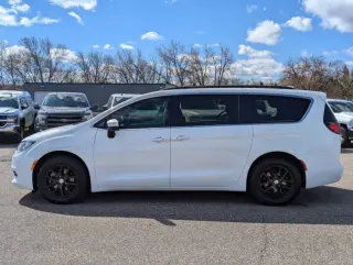 2020 Chrysler Voyager LXi