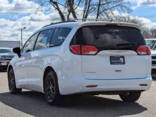 2020 Chrysler Voyager LXi