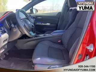 Toyota C-HR 2022 XLE 4dr Crossover