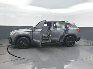 Volkswagen Taos 2022 SEL 4dr SUV