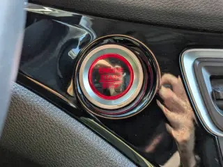 2021 Honda Pilot Touring w/Rear Captain's Chairs