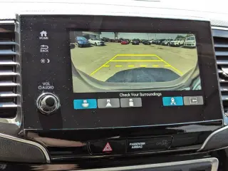 2021 Honda Pilot Touring w/Rear Captain's Chairs