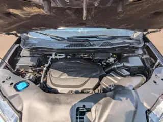 2021 Honda Pilot Touring w/Rear Captain's Chairs